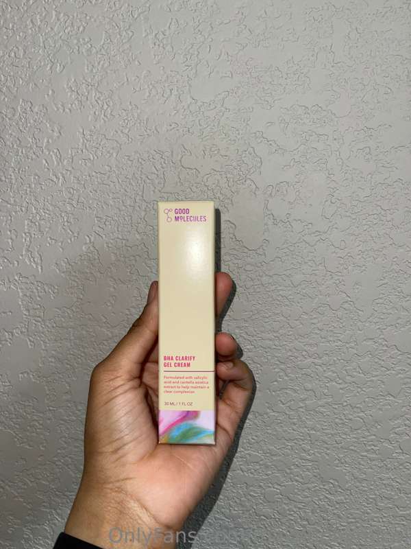 Just got this new cream!!! It’s from Good Molecules. This cr..