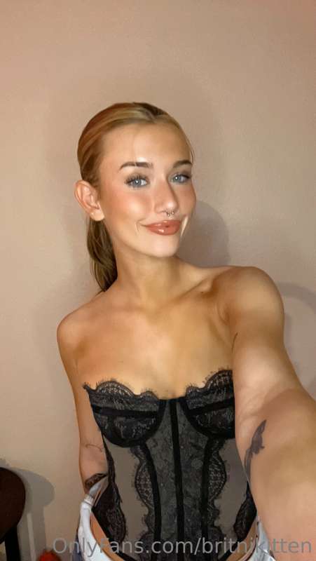 Doing a paid B/G livestream on saturday @8pm!! Tip me $50 to..