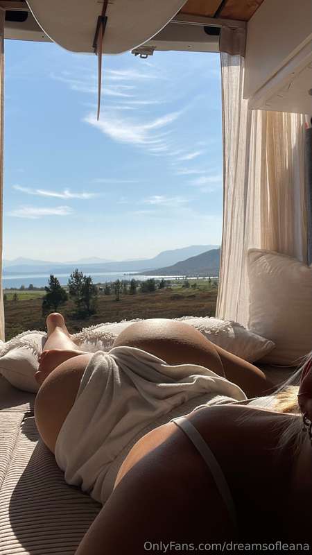 No crazy hiking today, this 🍑 needs some rest 🥵