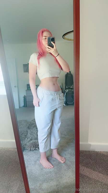 musclemommycosplays photo
