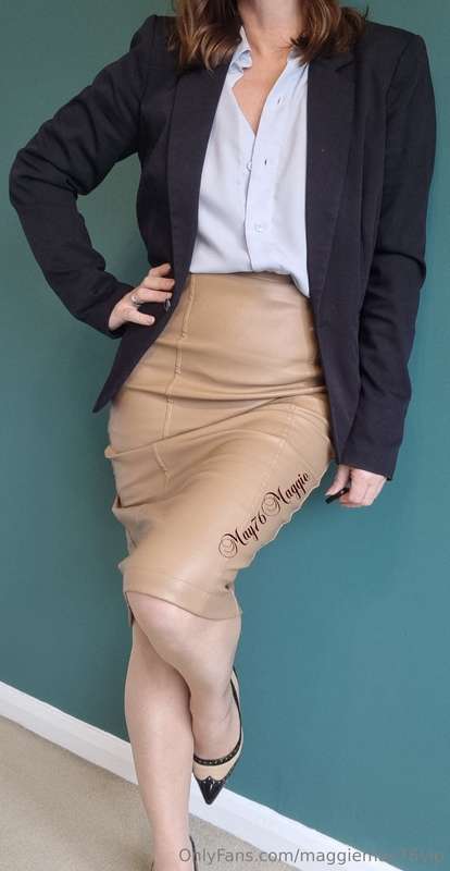 How are you dealing with YOUR boss if she dresses like this...