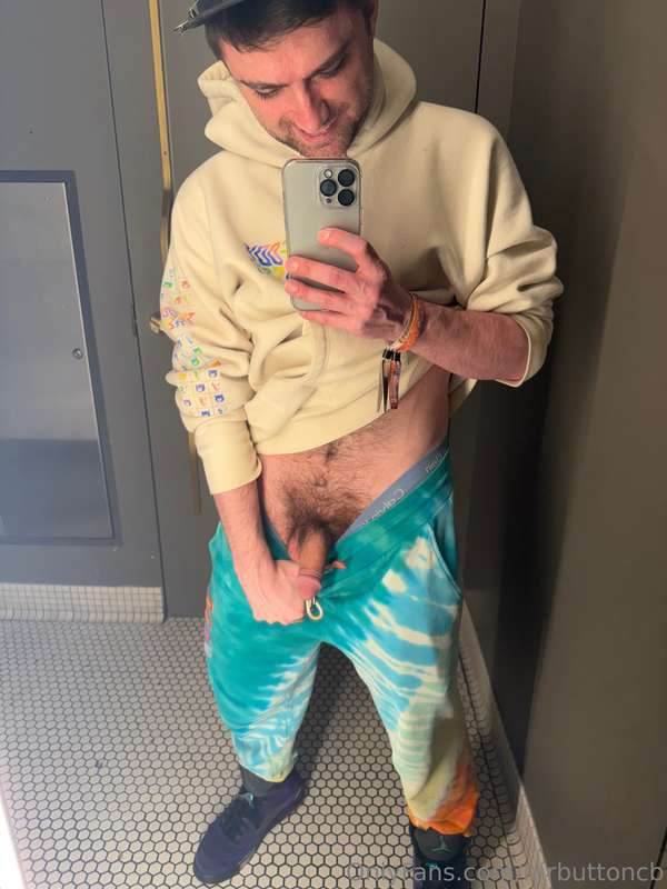 mrbuttoncb image #4