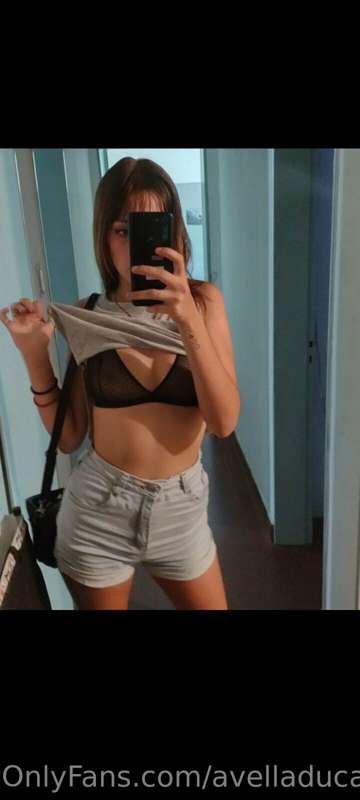 *Free subscription*
She is my friend follow her 
 
       @a..
