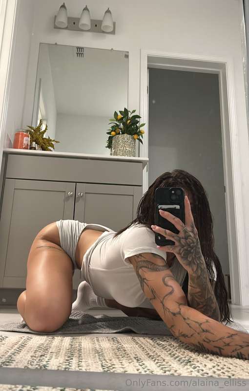 alaina_elliss