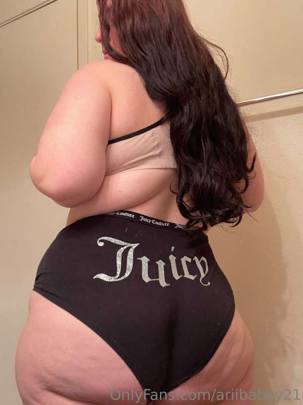For my new subs!!! I have a promotion on my paid page @arida..