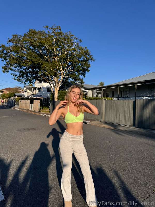 lil secret between my legs makes this pic way hotter 🥵