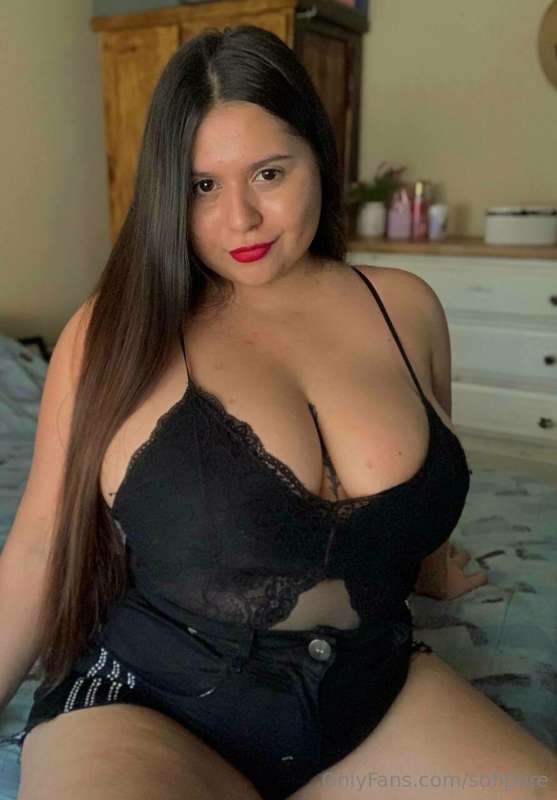 ## 🤍 @kattybusty 🤍
           • Sexy Latin Girl • 
😈content ..