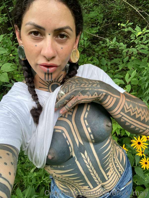 Love sneaking away at work to get naked 😈