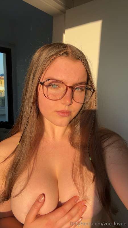 With or without glasses ? 🤓
.. finally some sunshine again 😮..