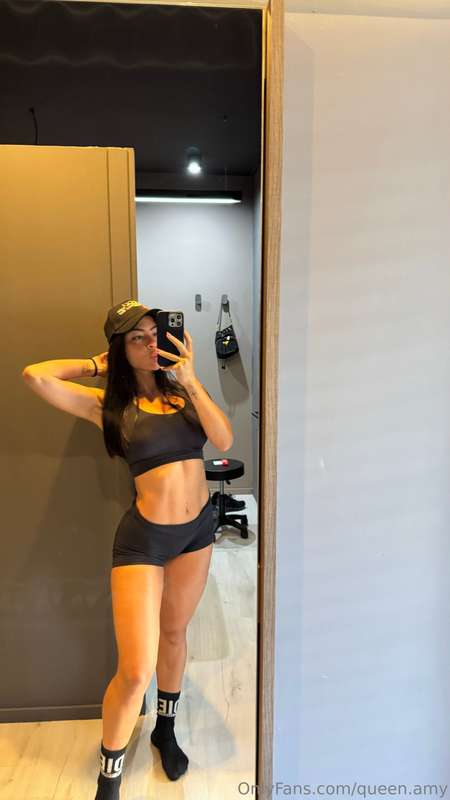 Mistress is in the mood for a good workout today ❤️‍🔥🔥😈