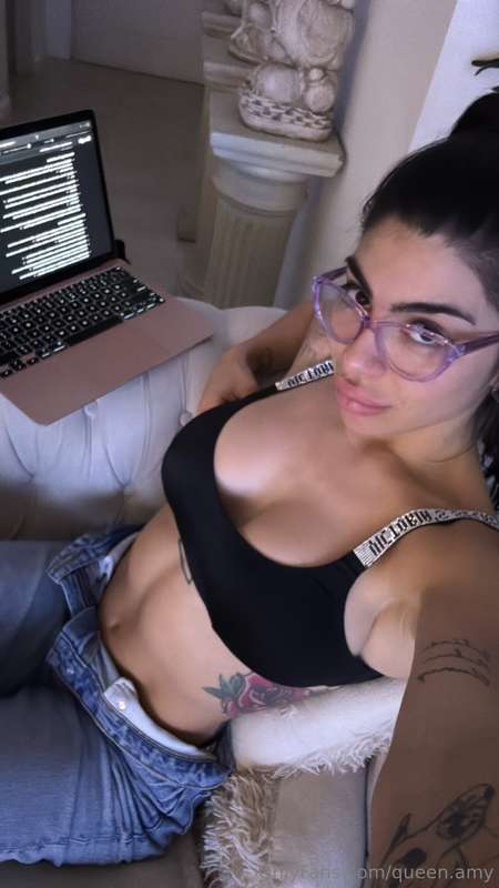 Beautiful Mommy Amy is doing her best for her obedient boys ..