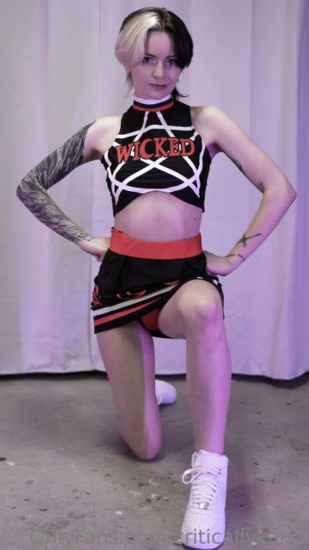 criticallykaisa image #4