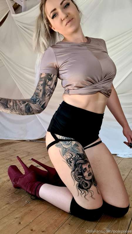 Happy Bank Holiday Monday all 😘 another shot from yesterday'..