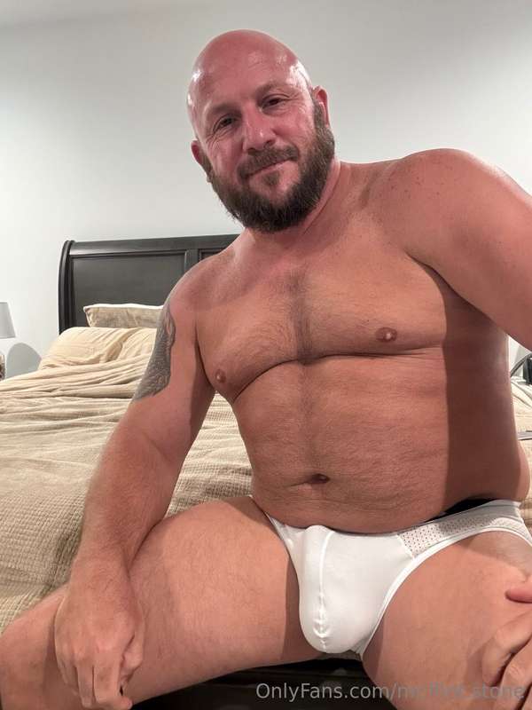 I wish I had a fun neighbor to play when I’m home alone 