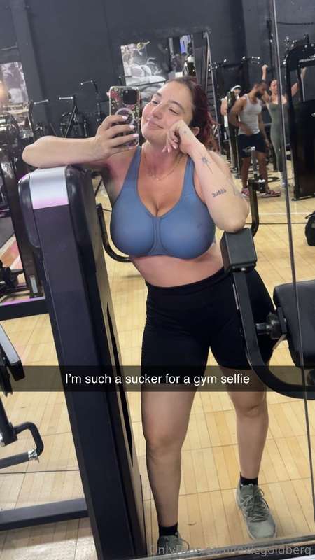 go one day without posting a gym selfie? lol not happening 