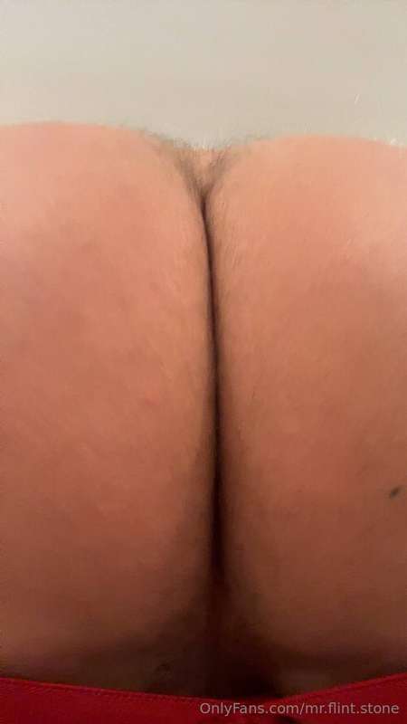 Run your tongue through my crack! 