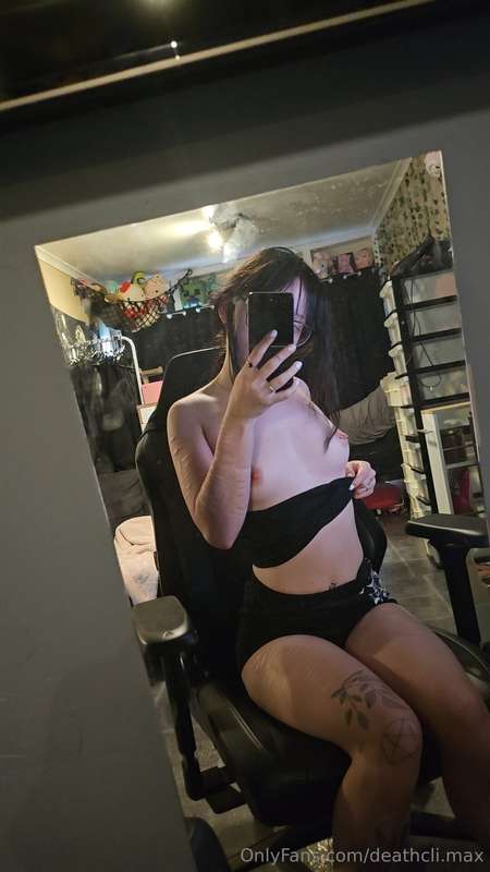 Check my story for a silly little tease vid XD can u guys an..