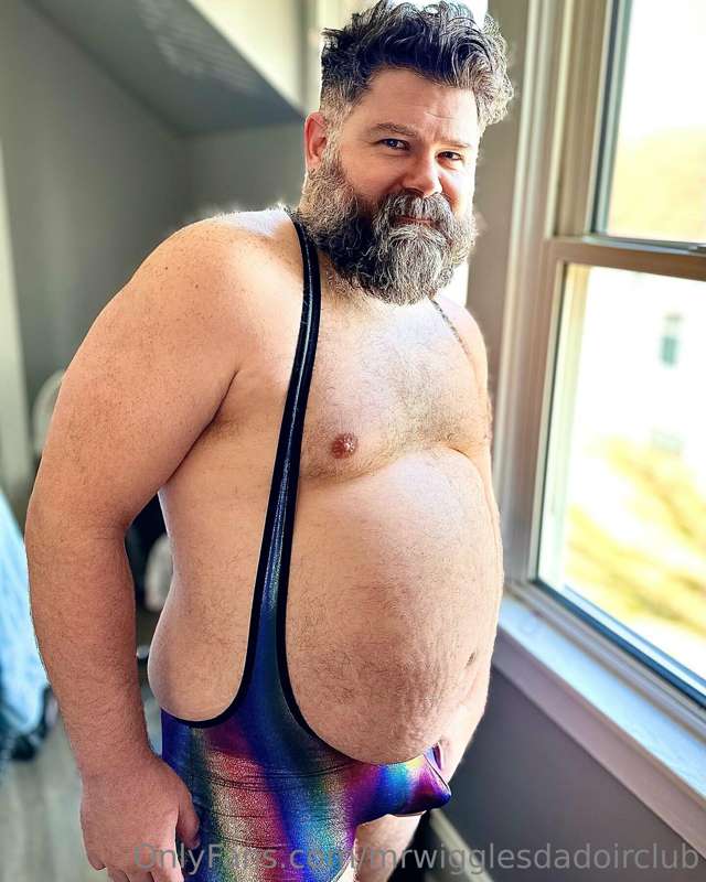 A friend of mine just bought me this singlet (and cockring) ..