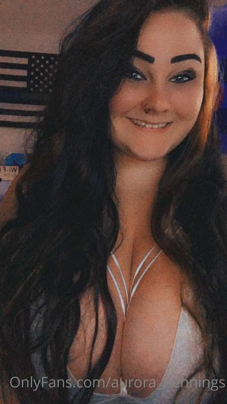 Hope everyone’s having a good weekend 🤍🤞🏼
