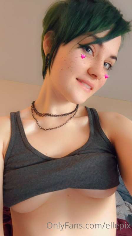 Send me your selfies!! 💕
Curiosity has gotten the better of ..