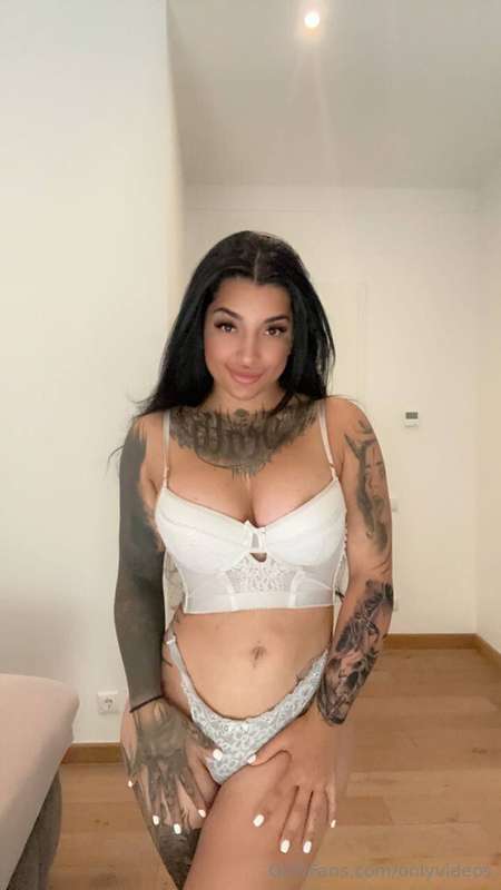Check Out @zoey.midnight 👀 (10 Hot Photos Here) 💋
Limited Ti..