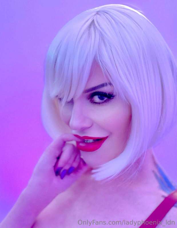 ATOMIC BLONDE If the wind changes, my hair might stay like t..