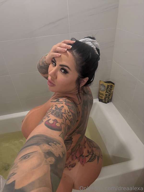 Guys ! No Live Show tonight, but ! I’m back home from travel..