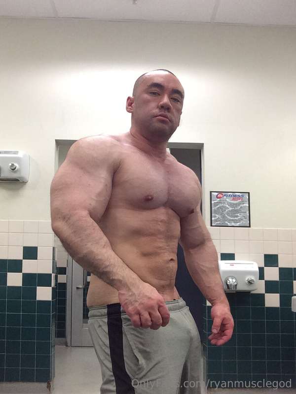 ryanmusclegod