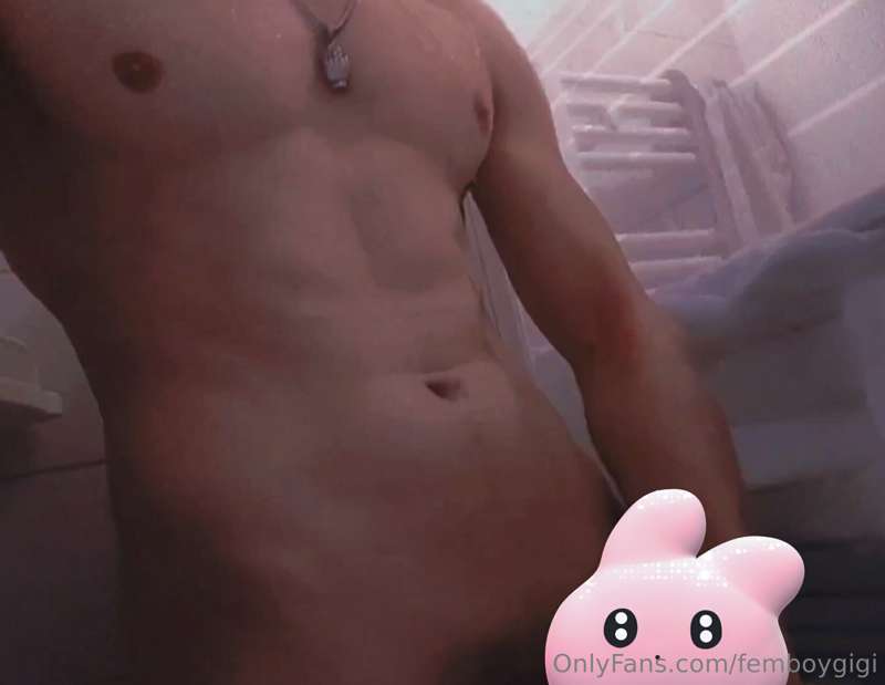 Femboy touches in the shower 👉👈
