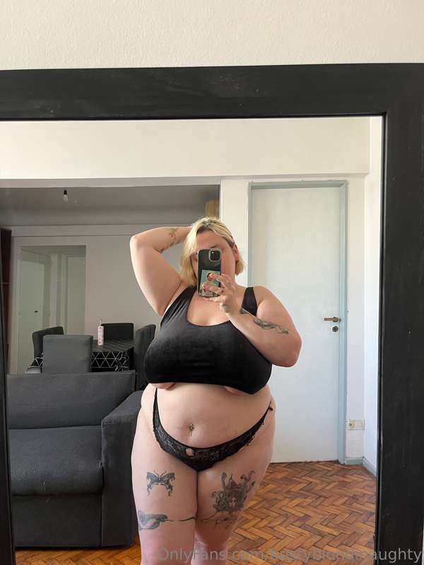 bustyblondinaughty