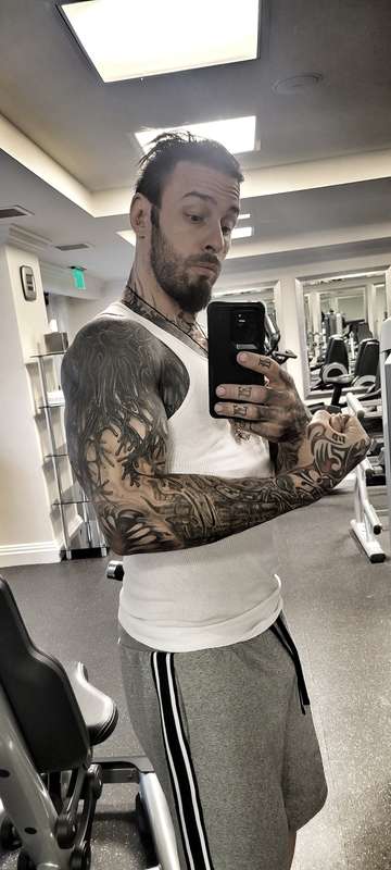 I workout twice a week and I'm all natural. This is what hap..