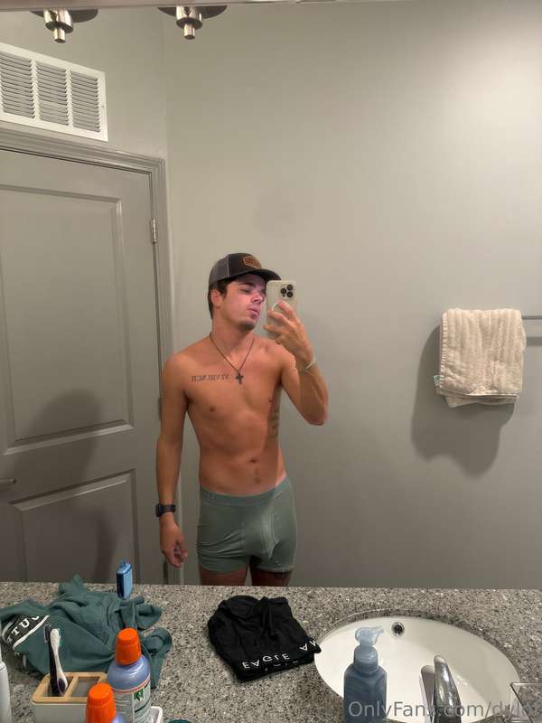 Who’s tryna see what’s under ?