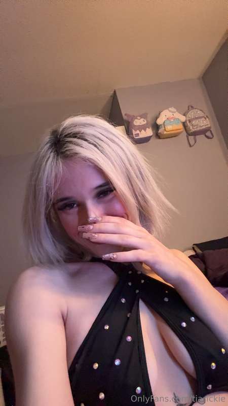 Come find out all the fun stuff going on over on my exclusiv..