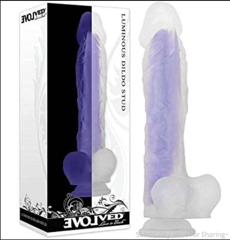 Got a new toy for Kinkmas 🍆 Watch me play with it in the bat..