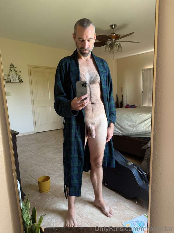 I love wearing my robe. Makes it so easy to pull out my cock..