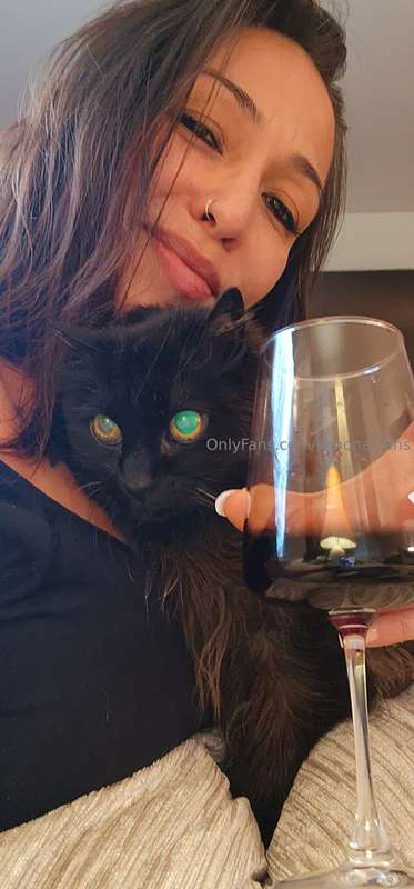 This is my non sexy look hehe finally Friday ! cheers!!! (Sh..