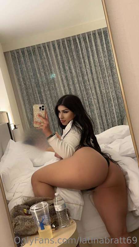 DADDY, WATCH ME MAKE YOUR DICK HARD 😜💓 Can't believe I'm bei..