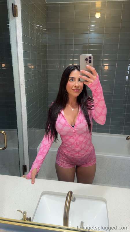Thinking how naughty can you get if we shower together? 💭