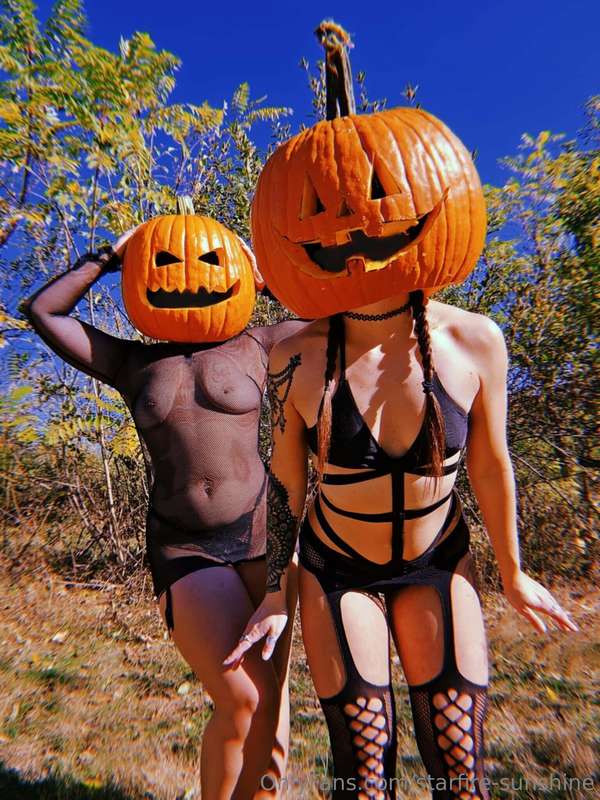 ITS SPOOKY SEASON 👻 🤪 