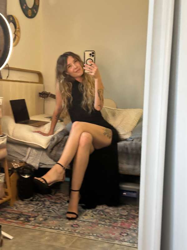 Date night live in 20!! Spend your Friday night with meeeee ..
