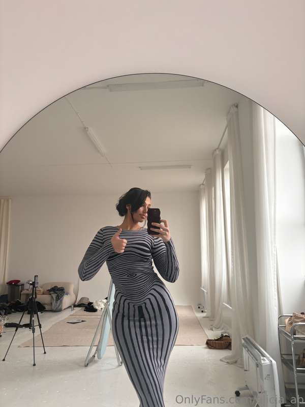 Waiting in my dms for u🍑