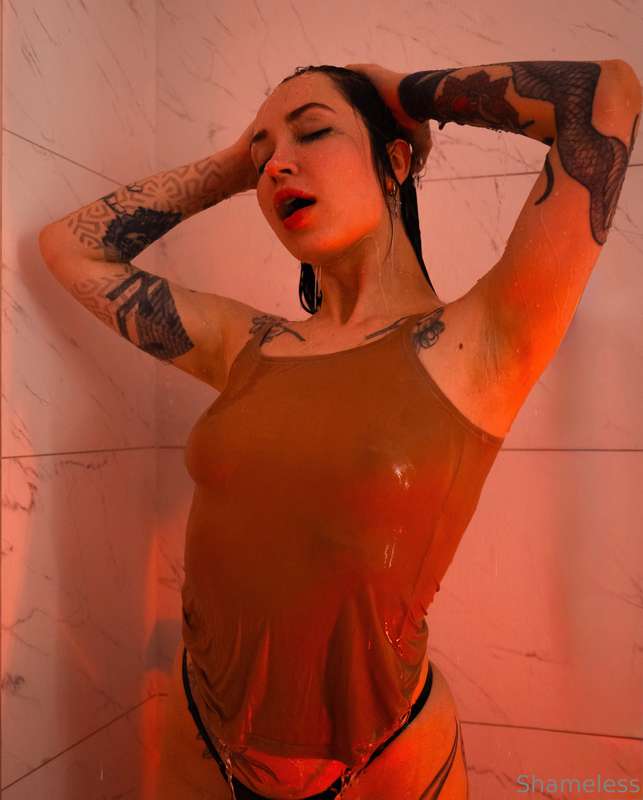 Soaked, sealed, and suddenly cinematic, huh?Photo by @dabrow..