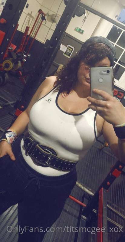 titsmcgee_xox image #0