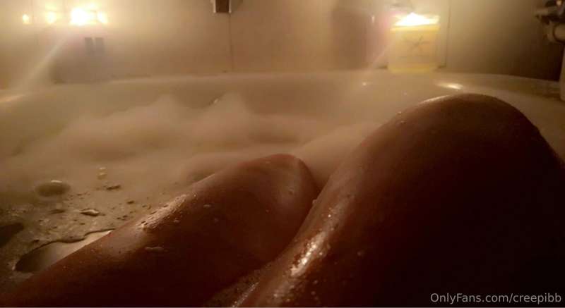 A calming bubble bath with me, myself, and I. 🫧🤍