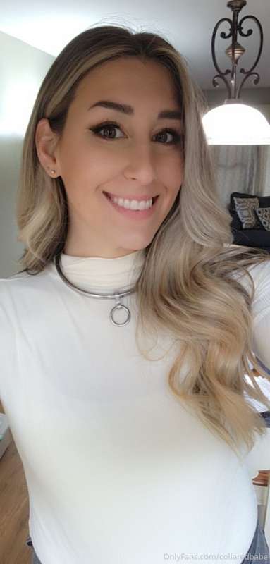 collaredbabe image #0
