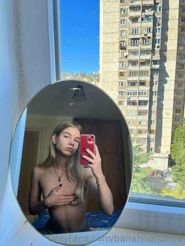 It's sad to live alone in a room, so I have a naked double i..