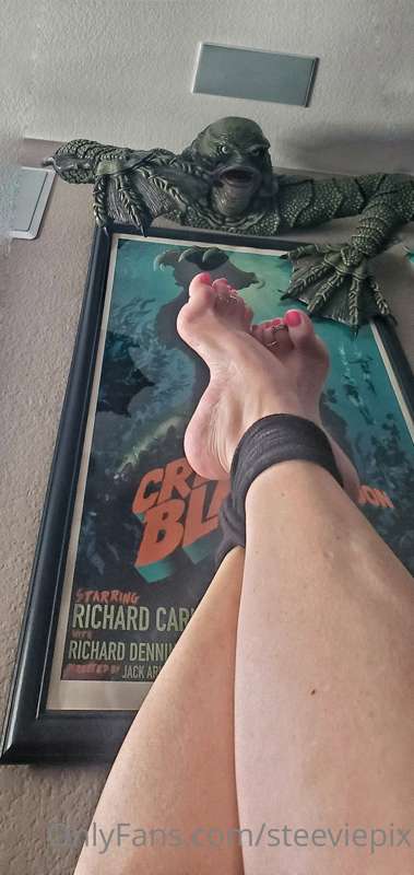 He likes these ticklish high arches too.