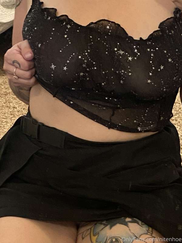 Who thinks I should wear this top with out a bra grocery sho..