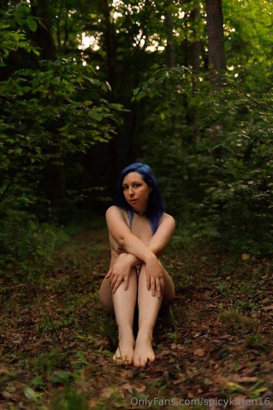 Let's go for a hike in the woods. 🌲🌳❤️