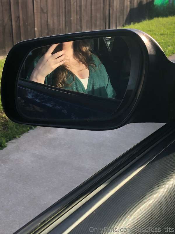 faceless_tits